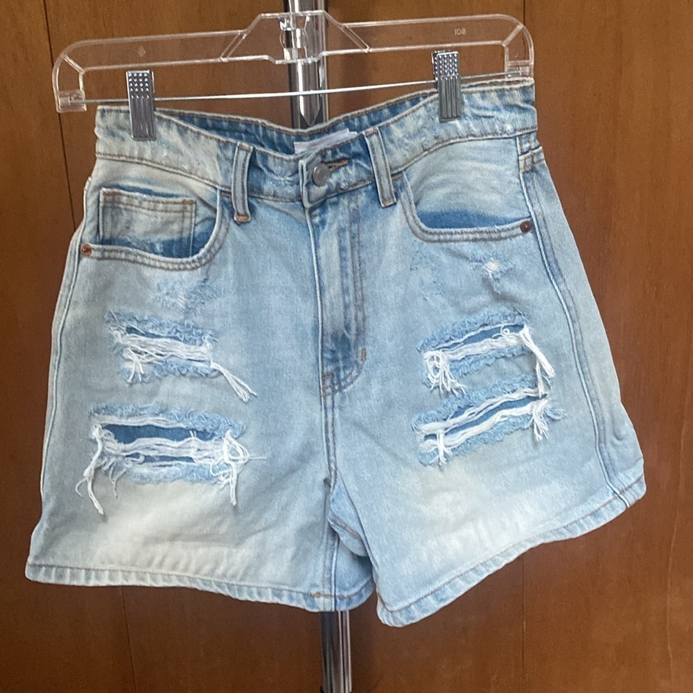 CELLO Women's Distressed Denim Shorts size small NWOT